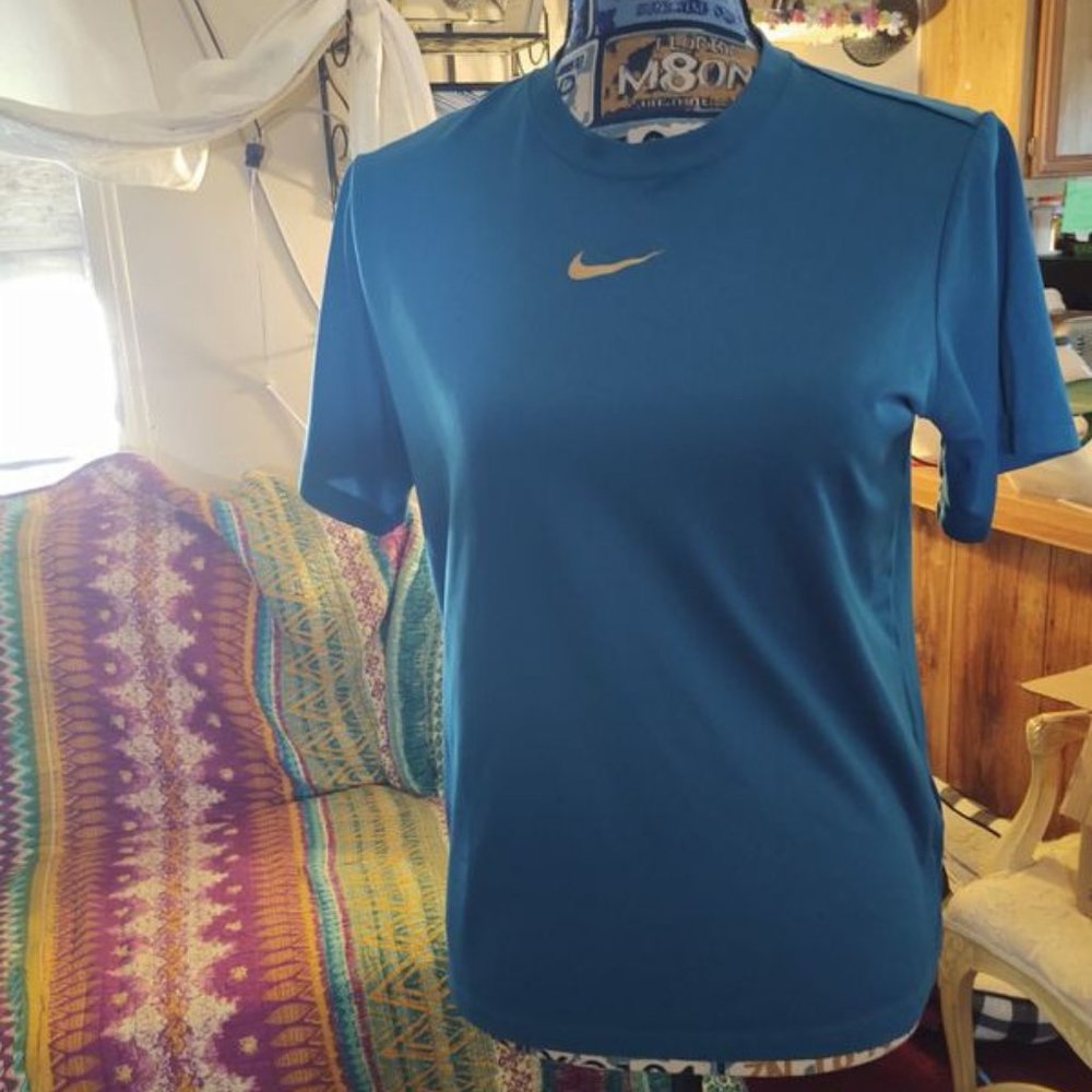 Size Large Nike Dri- Fit Blue Tee Shirt Men
